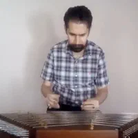 آموزش سنتور در منزل هنرجو.