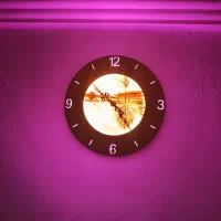 ساعت و چراغ خواب