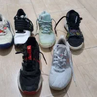 کفش های والیبالی در حد نو