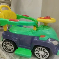 یک ماشین مجیک همراه چهارچرخ