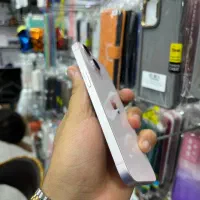 اپل iPhone 13 با حافظهٔ ۱۲۸ گیگابایت