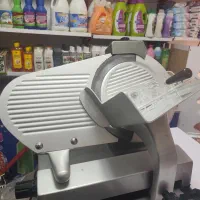 کالباس‌بر، استند آبشاری، استند پفک، میز ویترینی