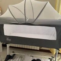 تخت و گهواره کنار مادر مارک زویی