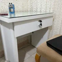 کتابخونه و میز تحریر