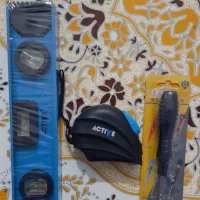 اسباب بازی( تراز دستی و متر و فازمتر دیجیتالی)