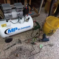 تعمیرات چوبی درمحل کابینت کمددرب چوبی نجار سیار