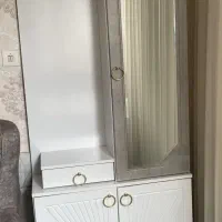 جاکفشی و کمد لباس