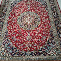 فرش اصل مشهد، درجه یک، ۹متری، رنگ لاکی، نخ اکریلیک
