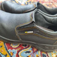 کفش کار|کیف، کفش، کمربند|اشکذر, |دیوار