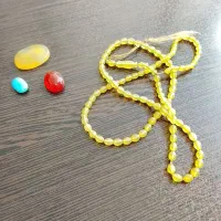 سه تکه سنگ و یک تسبیح