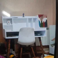 میز تحریر و صندلی و تخت و کمد لباس بچگانه