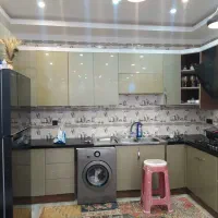 نصب برچسب کابینت و کاغذ دیواری