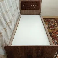 تخت۲در۹۰همراه پاتختی|تخت و سرویس خواب|شاهین‌شهر, مخابرات (شهید بهشتی)|دیوار