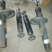 ۴عدد کمک ۲۰۶ اصلی و درب قالپاق تیوفایو