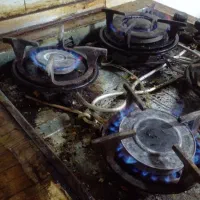 گاز رومیزی تو کار سالم فقط شیشه شکسته