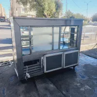 یخچال مکعبی ویترینی شیشه خم بغل رادیات درحدنو|فروشگاه و مغازه|نسیم‌شهر, |دیوار
