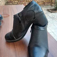 کفش سایز ۳۸