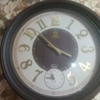 ساعت دیواری تمیزدرحدنونو