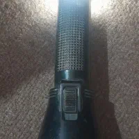 یک عددچراغ قوه سالم شارژی