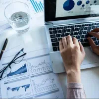 استخدام خانم در دفتر فروش خودرو