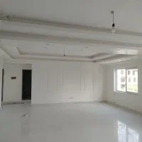 استخدام استا گچ کار با مهارت صافی کشیدن