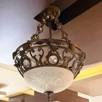 لوستر برنزی مناسب تراس و اشپزخانه