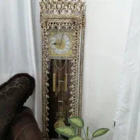 ساعت طرح برنزه ایستاده