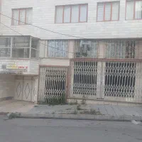 مغازه تجاری ۸۶ متری با آپارتمان ۵۰ متری