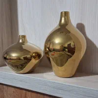 دوعدد گلدان تزئینی