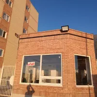 استخدام نگهبان متعهد و منضبط در مجتمع مسکونی رز