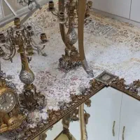 کنسول و آینه و شعمدان و ساعت