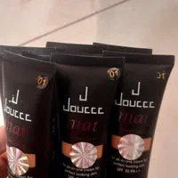 کرم پودر و بالم لب