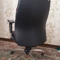 صندلی چرخدار با جک تنظیم ارتفاع و پشتی|مبلمان اداری|کرمان, |دیوار