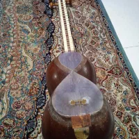 تار حرفه ای 2عدد مناسب اجرا کهنه و مضراب خورده