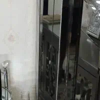 ساعت آیینه ای ایستاده