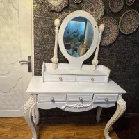 میز ارایشی در حد نو