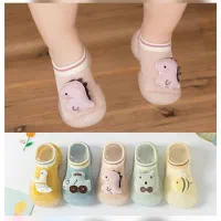 کفش اسپرت بچگانه وارداتی