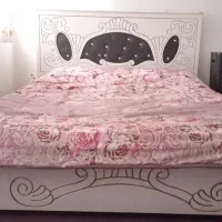 تخت دونفره وبا میز درحد نو