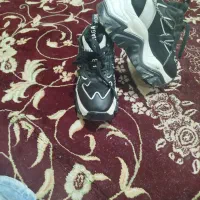 کتونی لژ دار