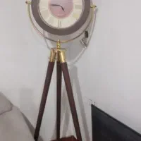 ساعت پایه دار