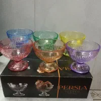 بستنی خوری شیشه ای