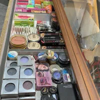 مغازه لوازم ارایشی