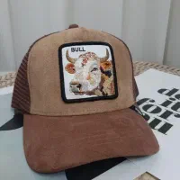 کلاه گورین|لباس|کرج, بنیاد|دیوار