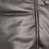 پافر چرم نو|لباس|نیشابور, دارایی|دیوار