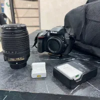 فروش دوربین نیکون d5300 با لنز ۱۸-۱۴۰ به همراه کیف
