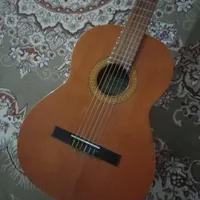 گیتار آنتونیو سانچز اسپانیایی و یاماها c80 اندونزی