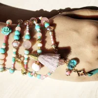 دستبند سنگ و منجاق