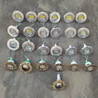 تعدادی قاب مهتابی و هالوژن و دیگر وسایل|لامپ و چراغ|اصفهان, باغ فدک|دیوار