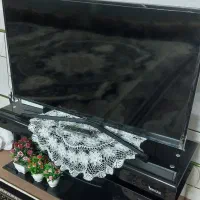 تلوزیون سامسونگ ۴۹ اینچ درحده نو ۲ سال کار کرده