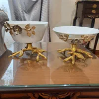 ظرف وظروف وجاسیگاری کنار سالنی